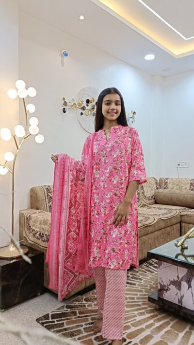 Women Viscose Rayon Cotton Flower Printed Kurta Pant Dupatta Set